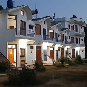 Apical Resort